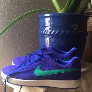 Rare Nike ultra classic tennis shoe